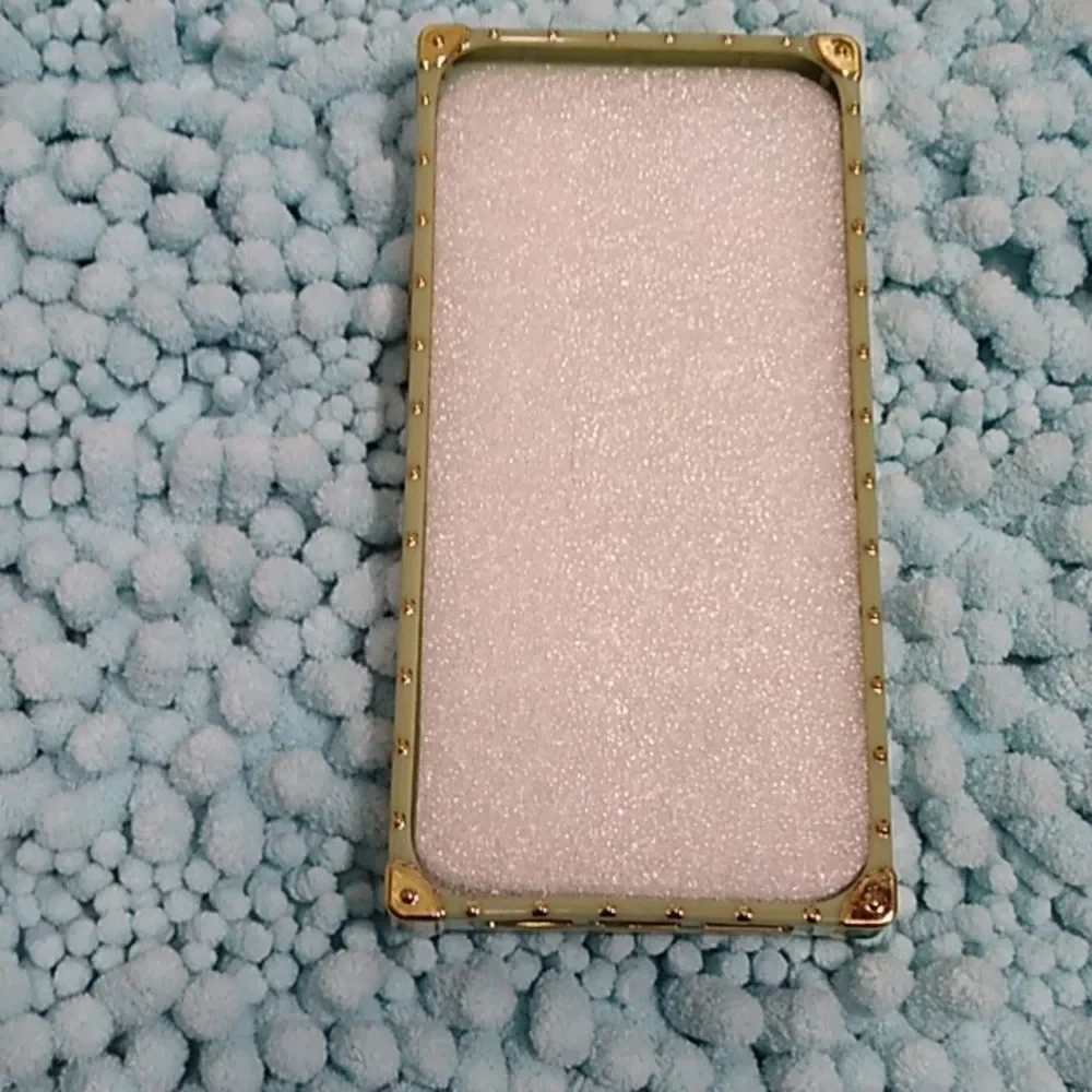 New Beautiful iPhone 11 Phone Case with Diamonds.